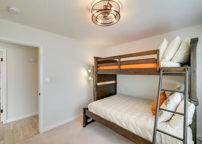 Near Golfing & Shops: Scottsdale Gem W/ Patio! Holiday home Phoenix