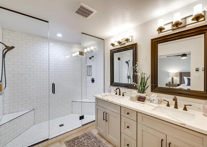 Near Golfing & Shops: Scottsdale Gem W/ Patio! Phoenix
