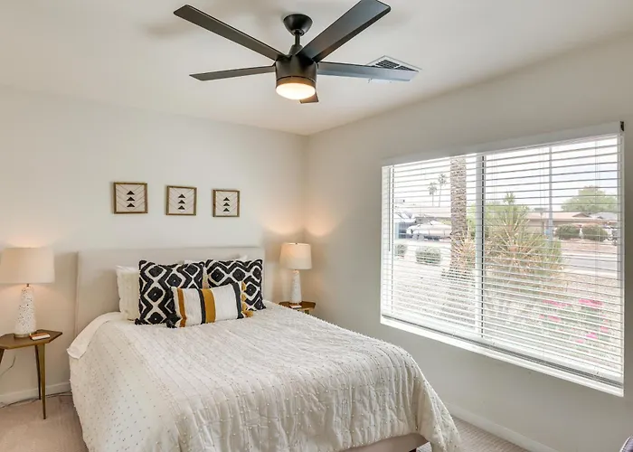 Holiday home Near Golfing & Shops: Scottsdale Gem W/ Patio! Phoenix