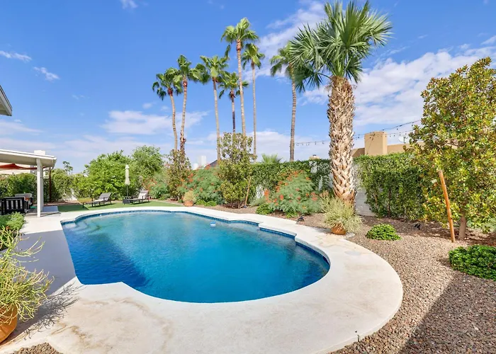 Holiday home Near Golfing & Shops: Scottsdale Gem W/ Patio!
